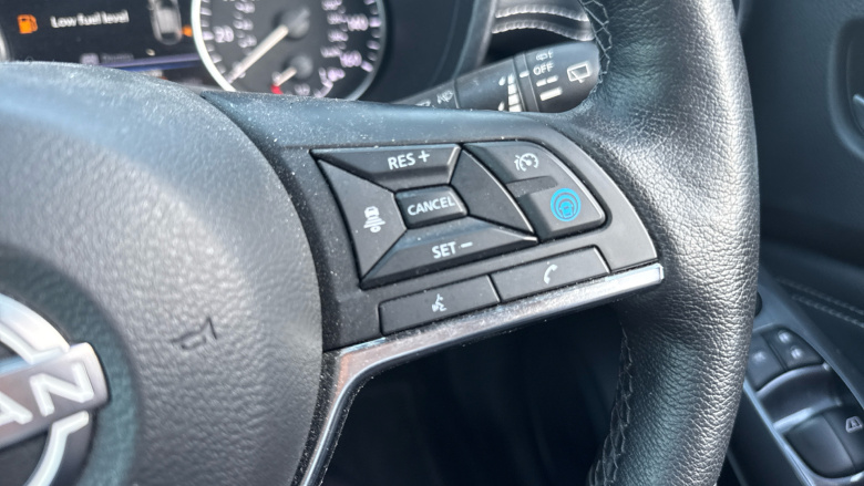 Nissan Juke 1.6 Hybrid Tekna 5dr Auto Hybrid Hatchback